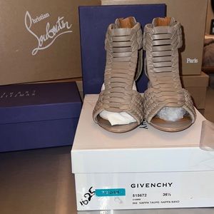 listing-status-banner